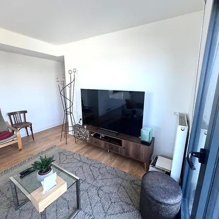 Chez Bibi - T3 Moderne Avec Terrasse, Parking Et Acces Rapide A Paris * Bobigny