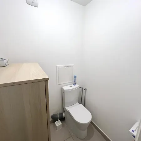 Chez Bibi - T3 Moderne Avec Terrasse, Parking Et Acces Rapide A Paris Daire *