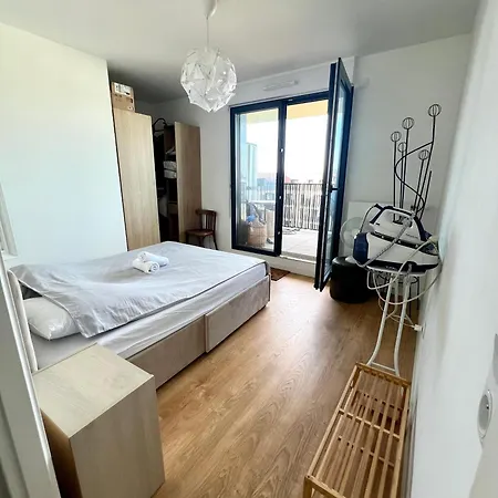 アパート Chez Bibi - T3 Moderne Avec Terrasse, Parking Et Acces Rapide A Paris ボビニー