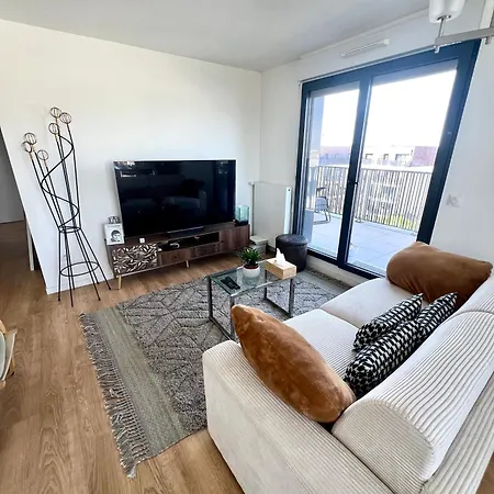 Chez Bibi - T3 Moderne Avec Terrasse, Parking Et Acces Rapide A Paris Bobigny
