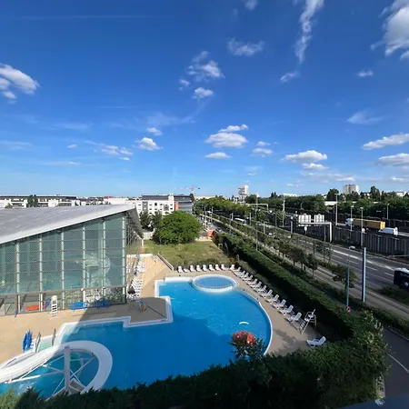 Chez Bibi - T3 Moderne Avec Terrasse, Parking Et Accès Rapide à Paris Appartement Bobigny